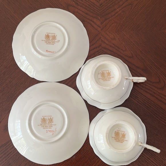 4 pc PARAGON by appointment to HM the Queen and HM Queen Mary 2 Cups and 2 - Picture 9 of 9